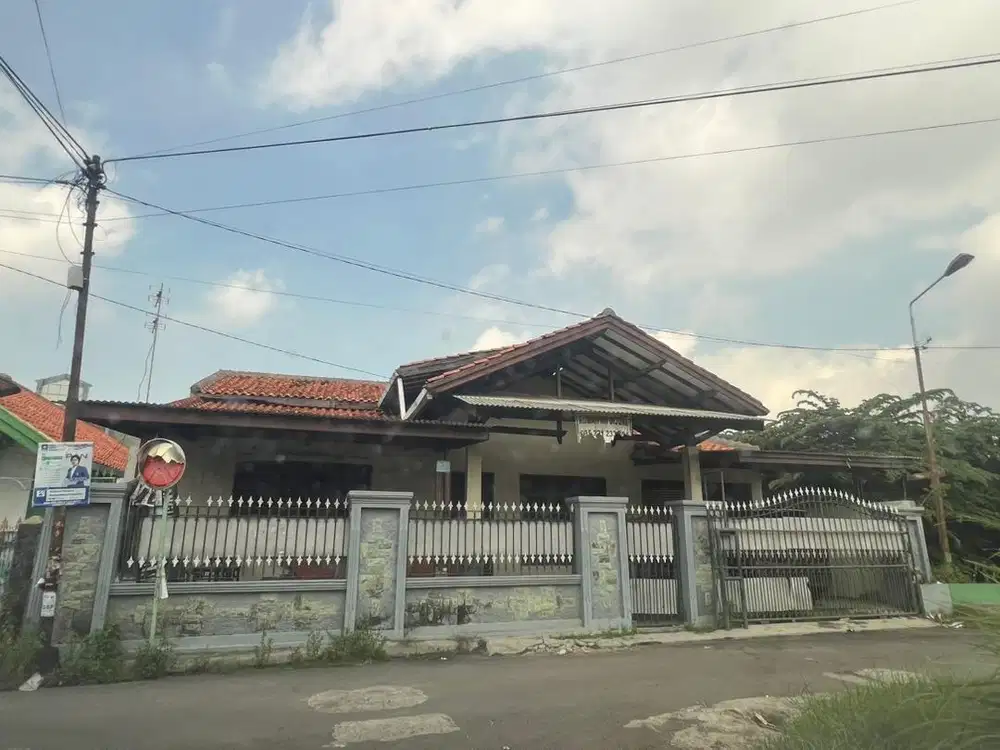 Jual Rumah Lokasi Strategis tengah kota Cirebon