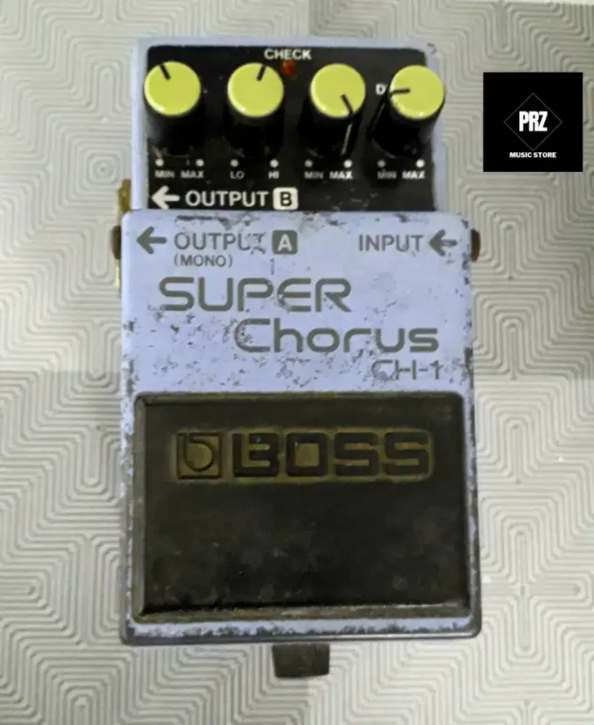 Efek gitar Boss Super Chorus CH 1