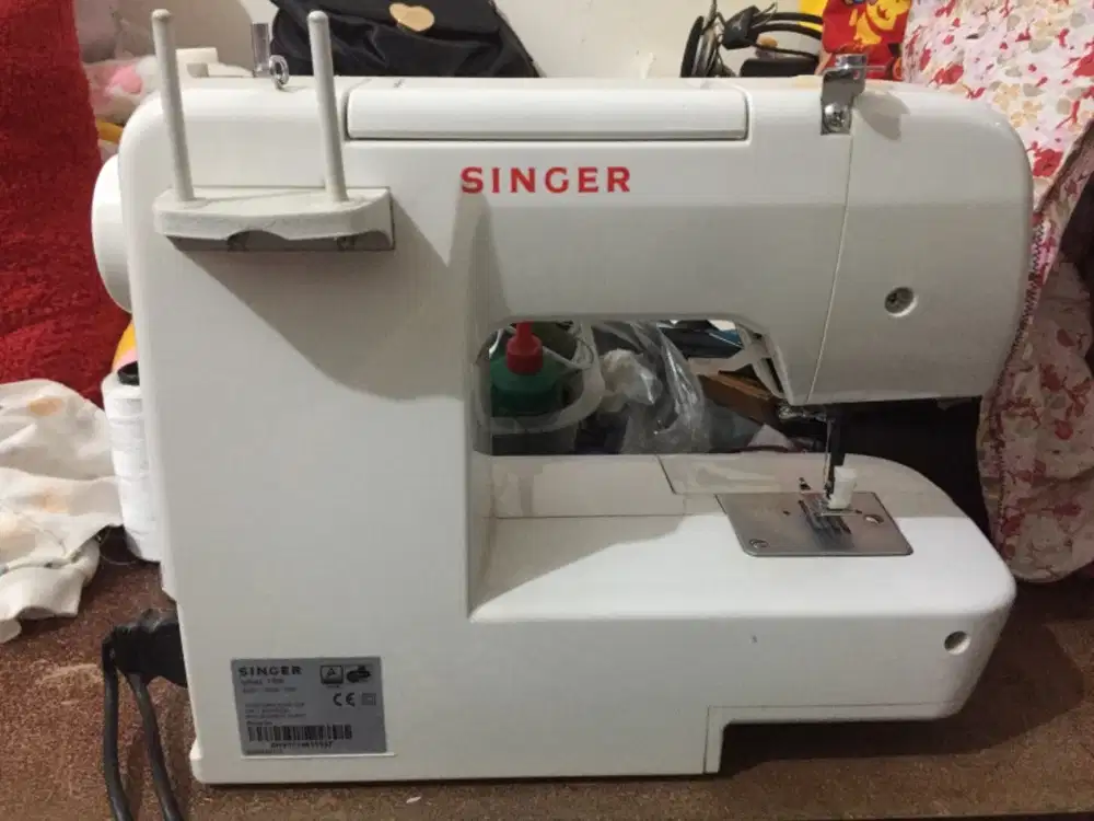 Dijual mesin jahit Singer model 1306