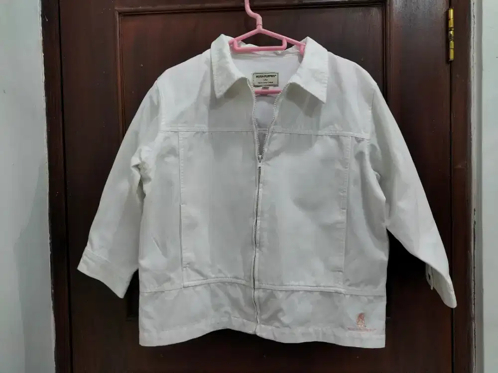 Jaket Putih- Hush Puppies