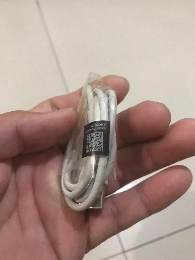 Dijual Kabel Micro USB charger milik Samsung original Warna Putih