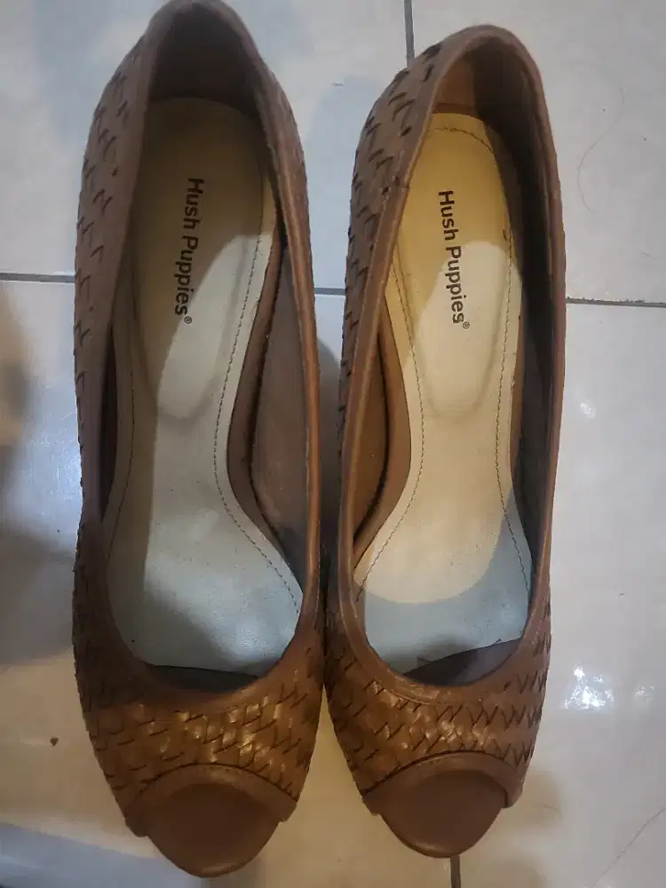 Sepatu high best sale heels hush puppies