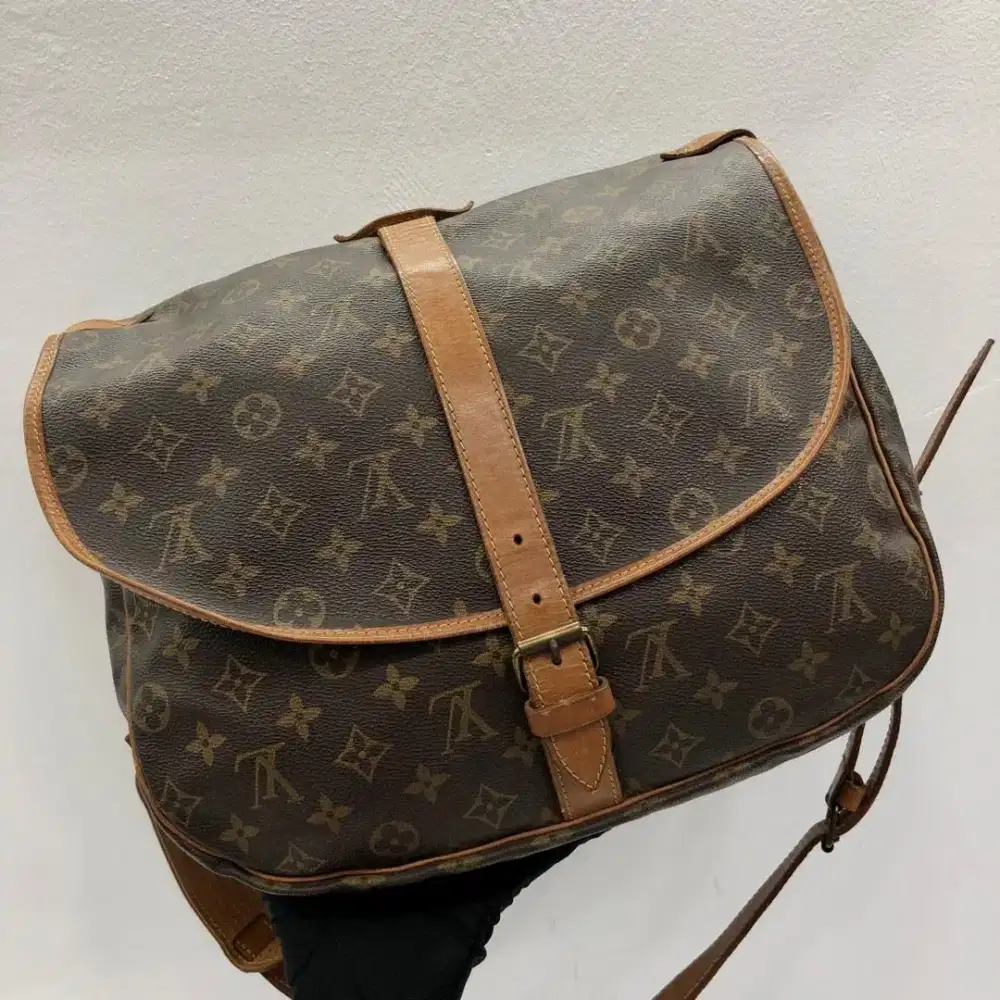 LOUIS VUITTON MONOGRAM