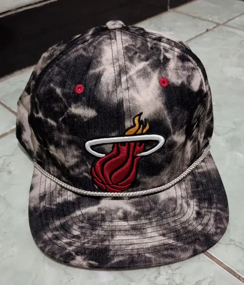 Topi Mitchell & Ness Tye Dye