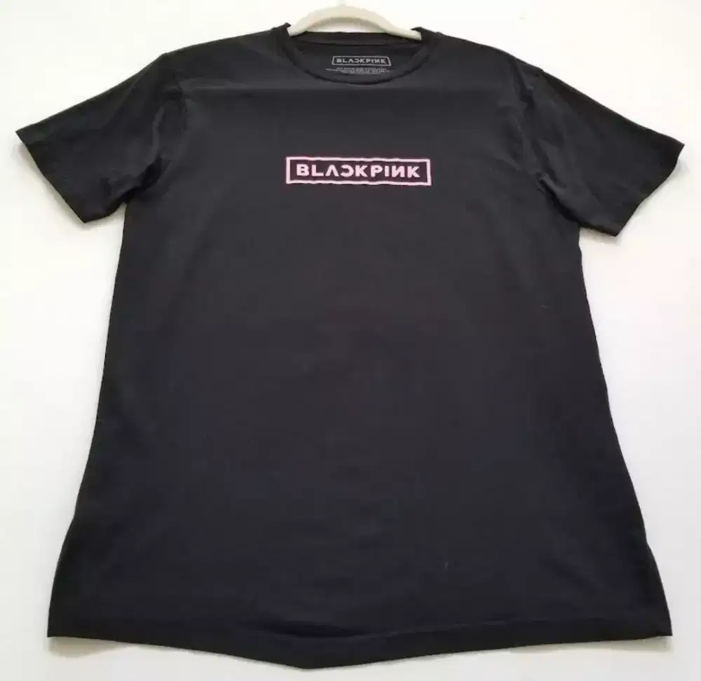 Uniqlo kaos t-shirt crew blackpink