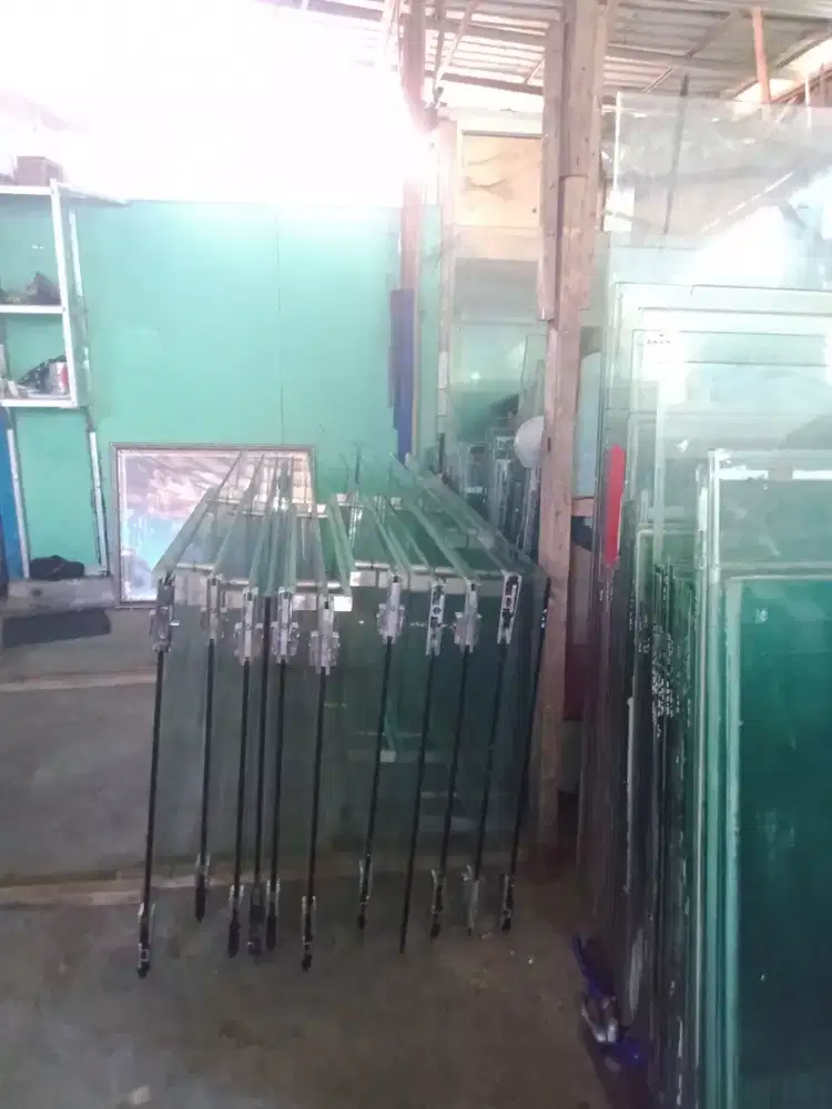 Kaca Tempered Bekas
