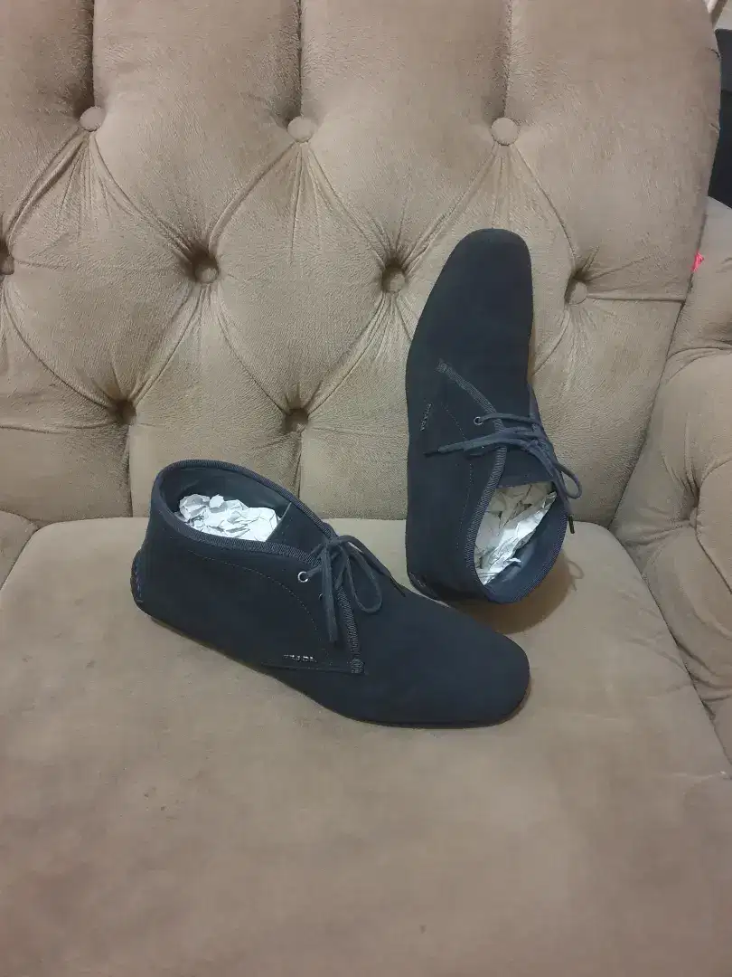 Mulus .authentic sepatu .sneakers prada limitet size 41