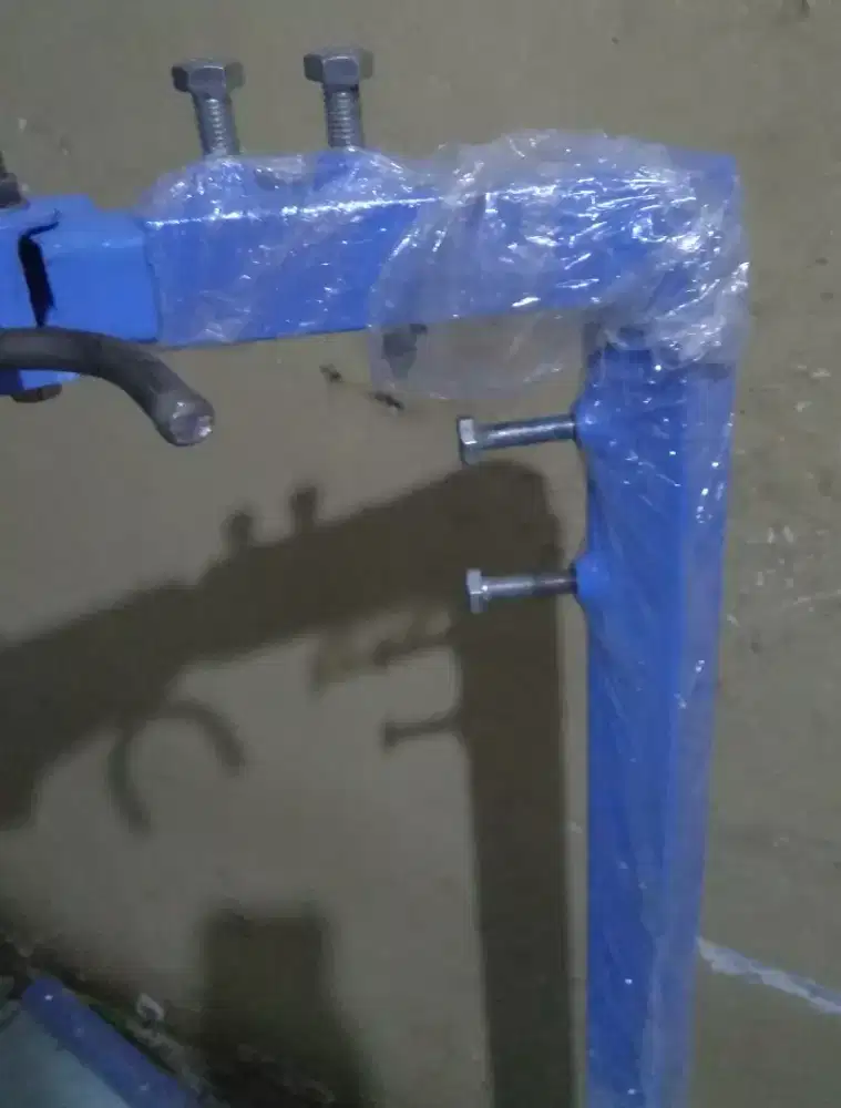 Stand bike service sepeda