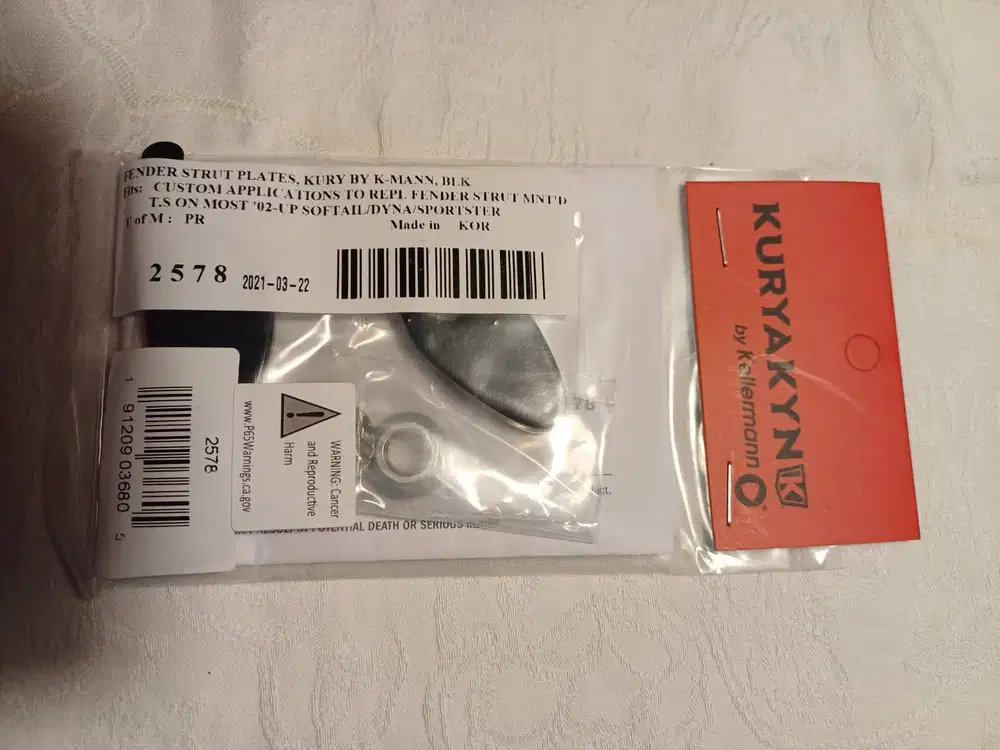 Kuryakyn 2578 Fender Strut Plates Gloss Black