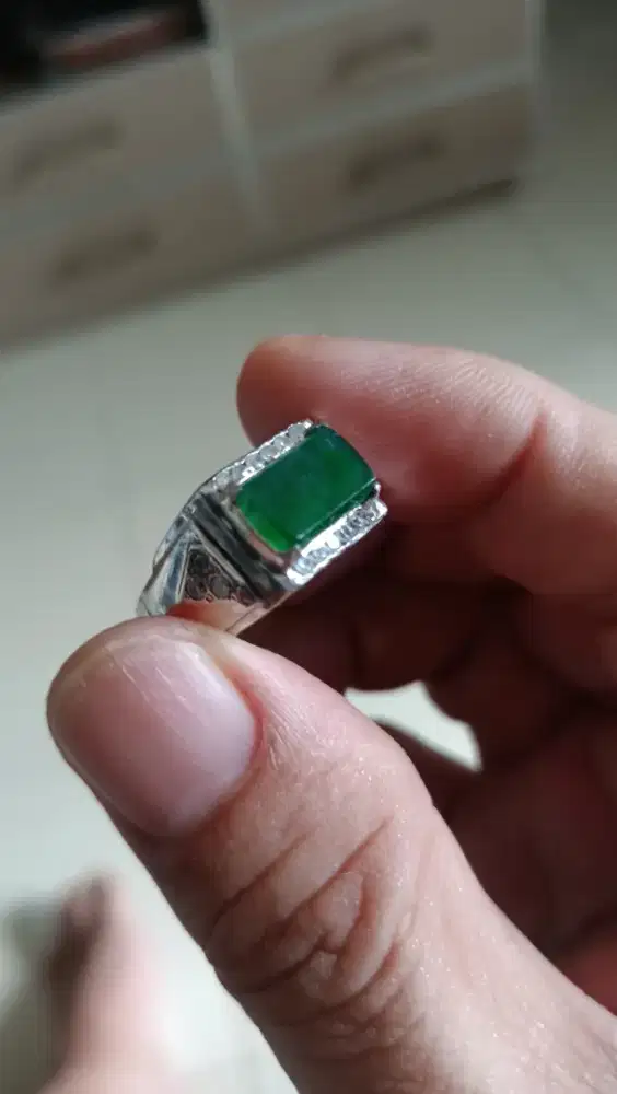 Giok Burma Type A Jadeite Jade