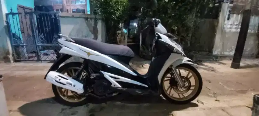FS. : Suzuki Hayate 2011 putih mulus-mantap