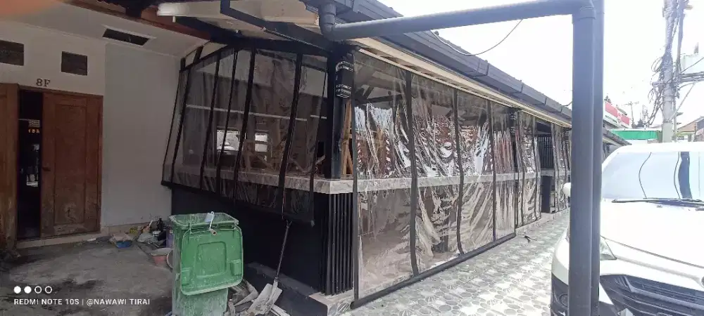 Tirai plastik tranparan