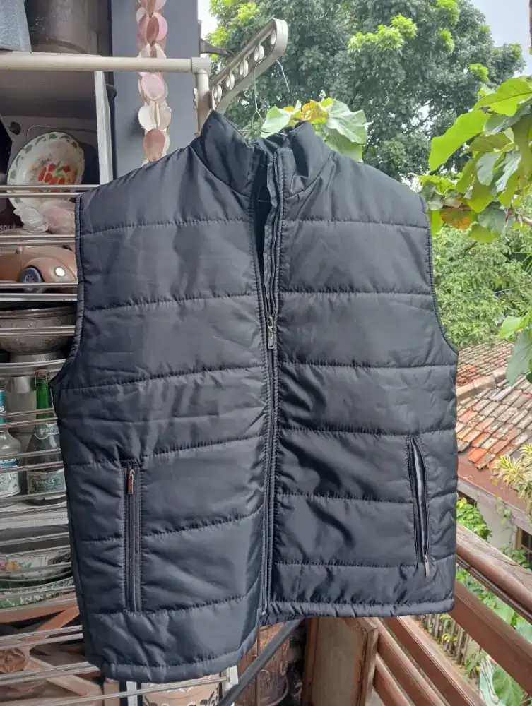 Rompi hitam bahan spon