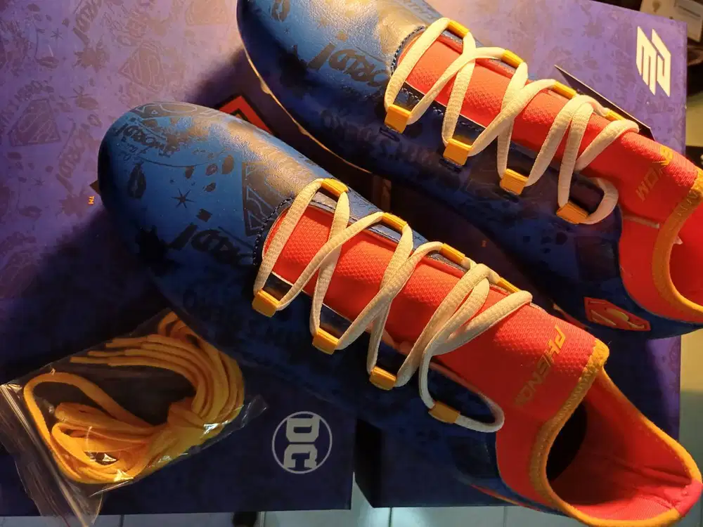Phenom Elite Superman Football Cleats - Velocity 1.0