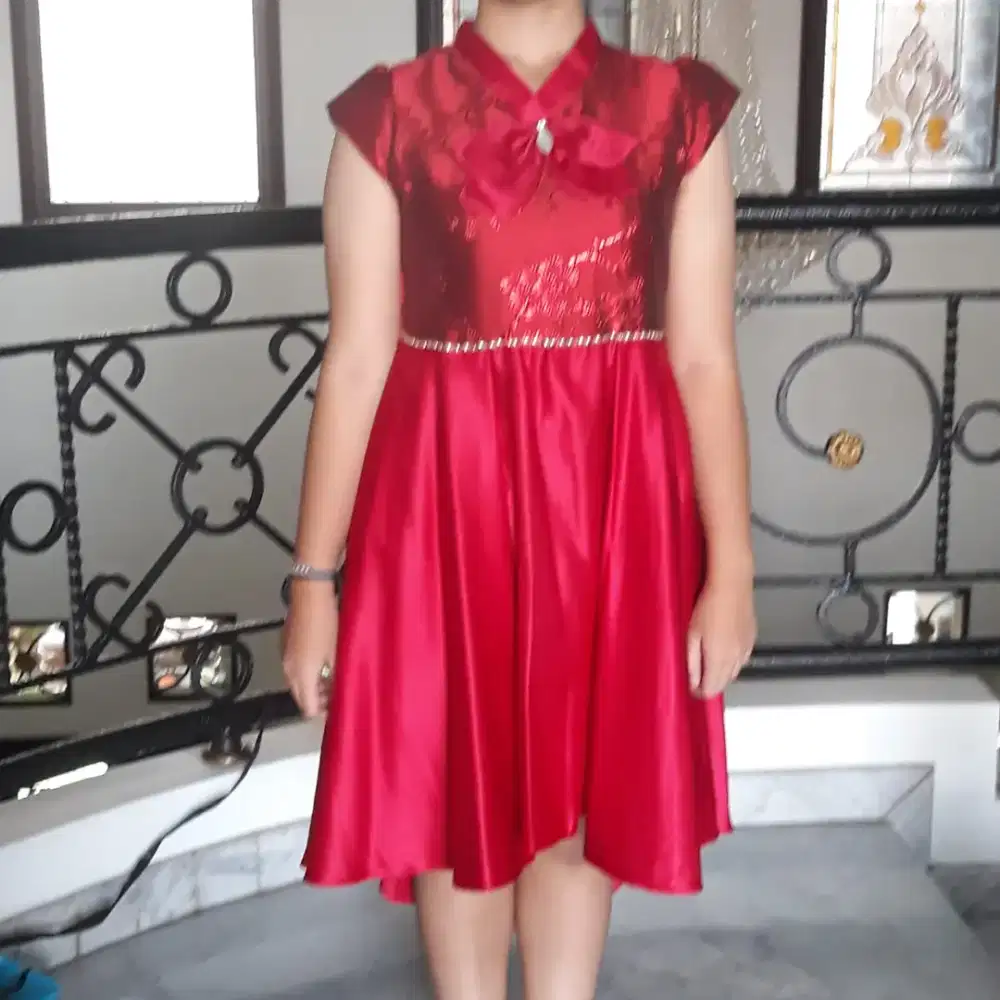 Dijual Gaun Pesta anak warna merah uk.12