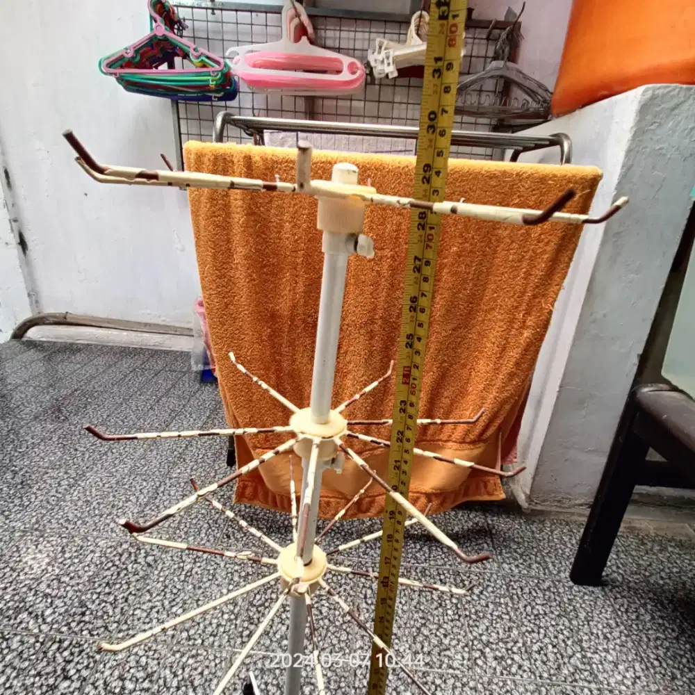 Display Putar Matahari Pajangan HP Lok Komp. Pelni Depok