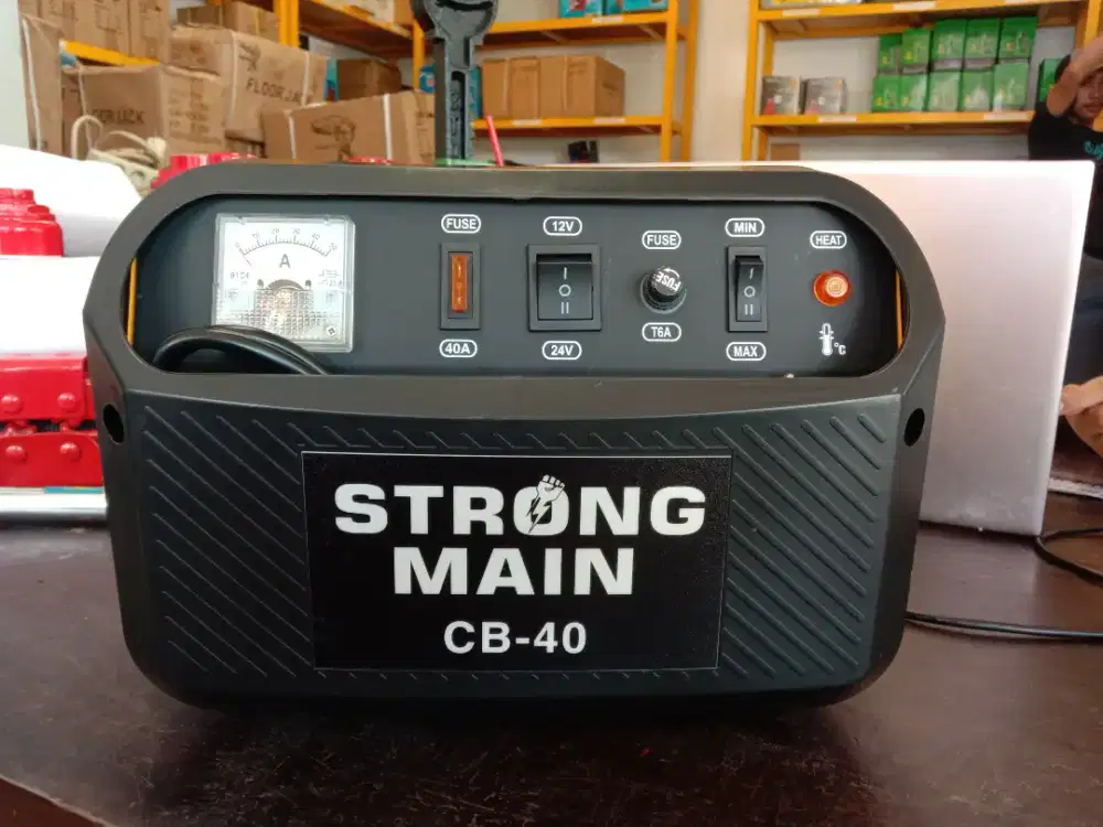 CHARGER ACCU/ CAS ACCU (CB_40)