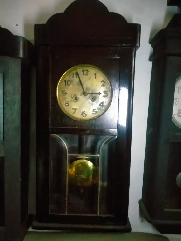 jam dinding Junghan 2 lubang jalan lawas.