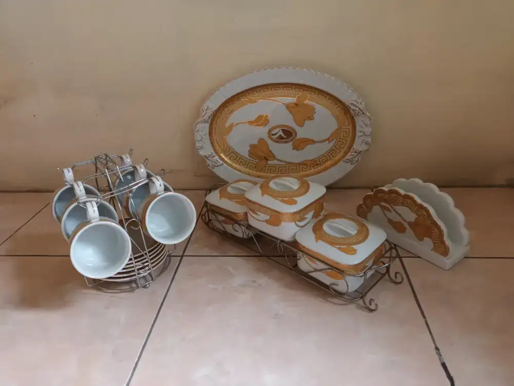 Tempat perasmanan minum di meja