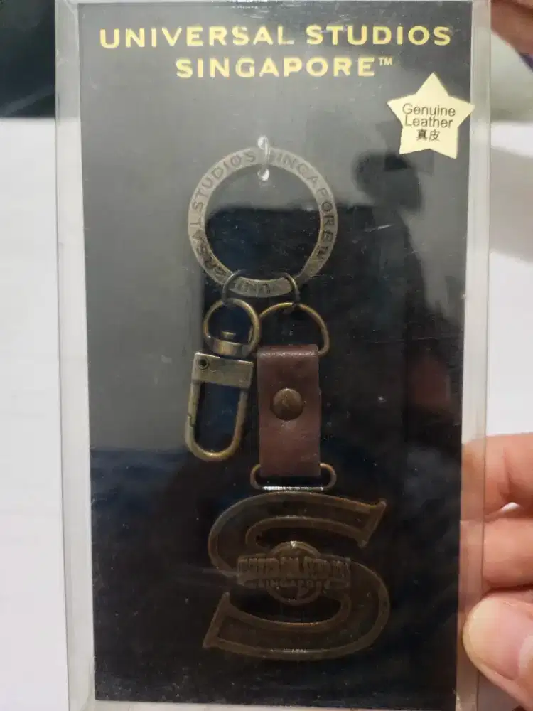 Gantungan kunci inisial S