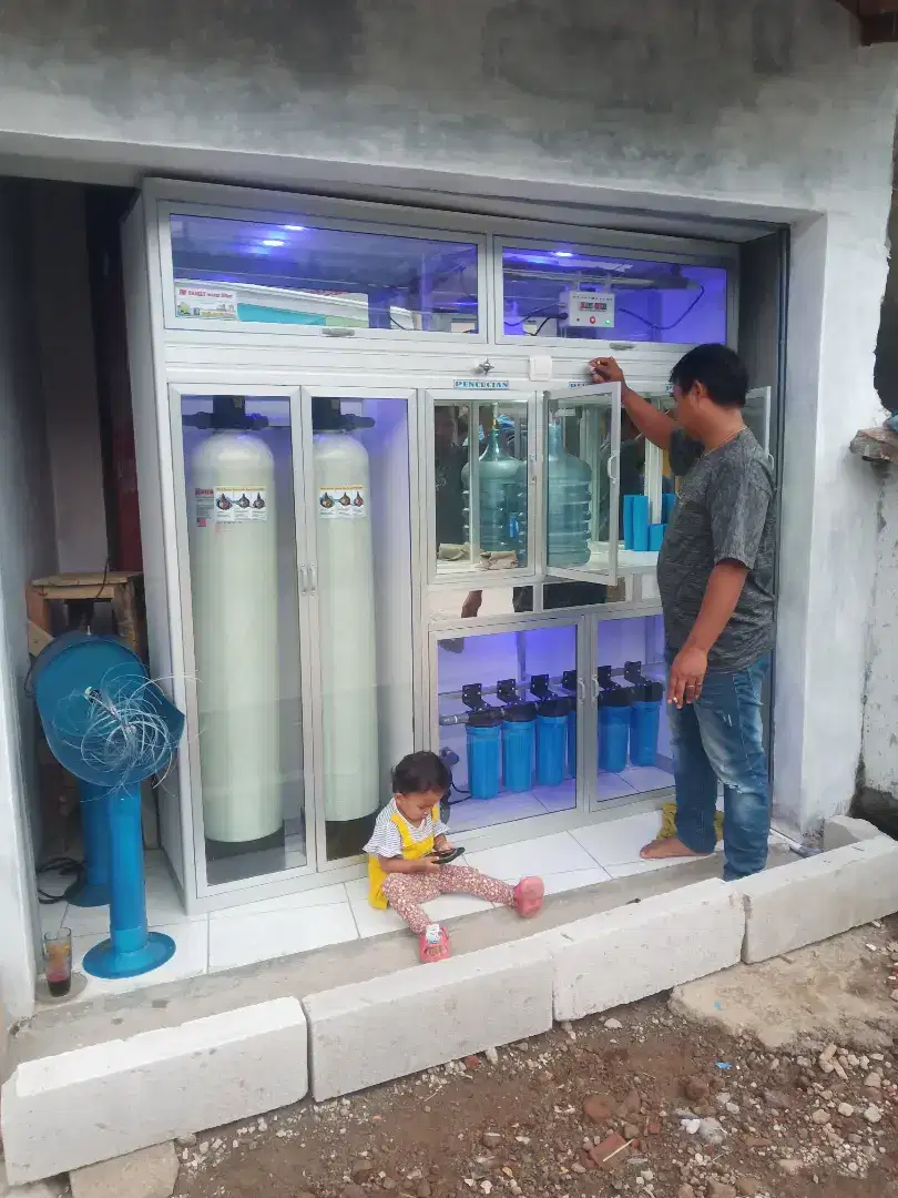 Mesin depot air minum isi ulang galon