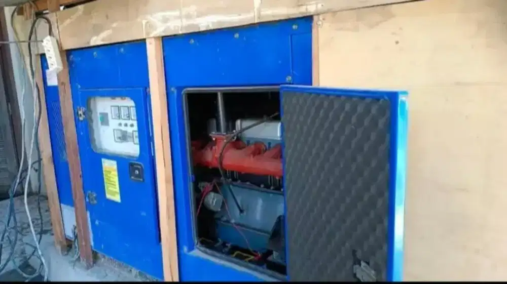 Teknisi genset panggilan