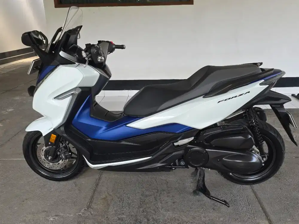 Honda forza 2018 like new