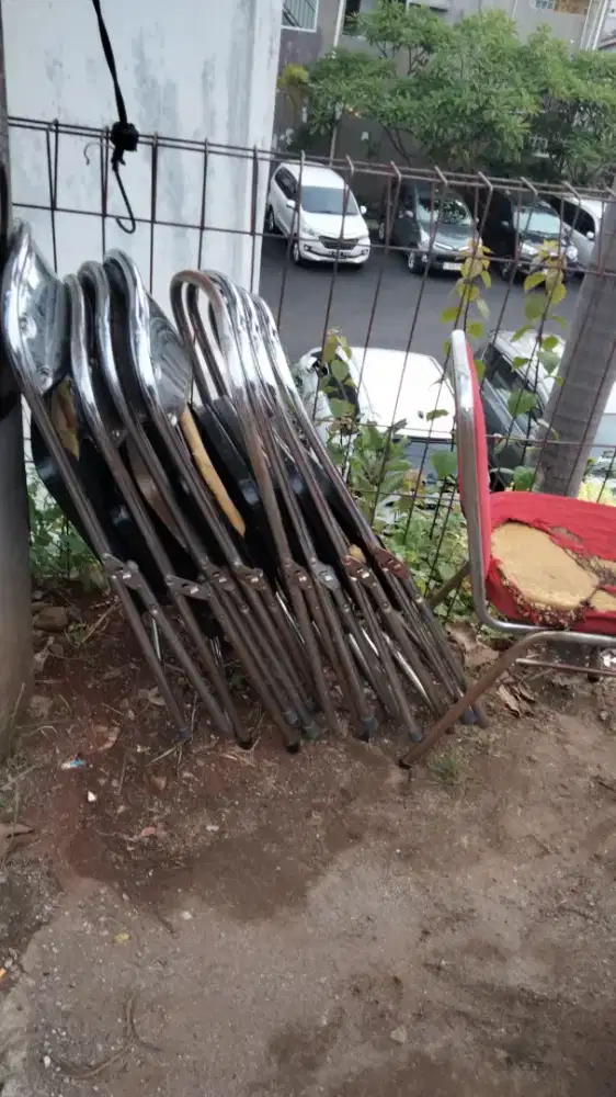 MENERIMA BARANG BEKAS RONGSOKAN