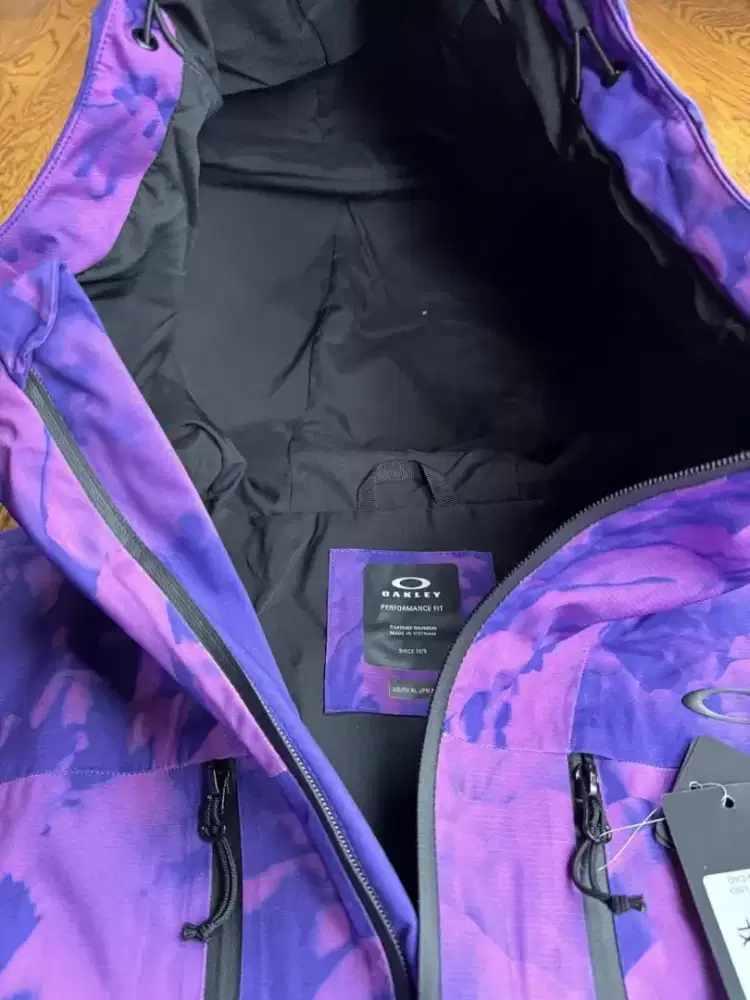 uniqlo jaket, vest oakley ungu