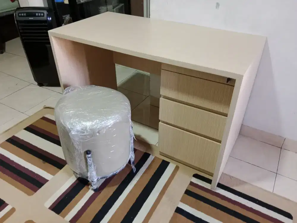 Meja Belajar dan kursi MURAH