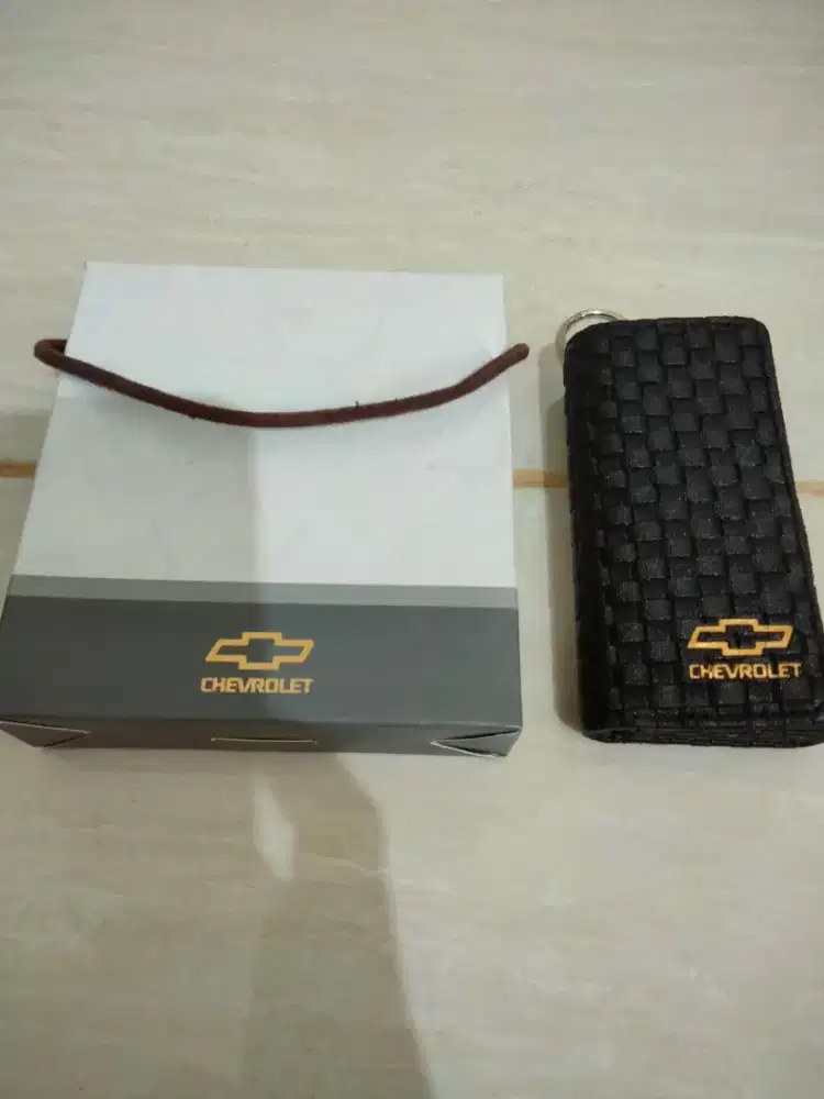 Dompet kunci mobil chevrolet elegan