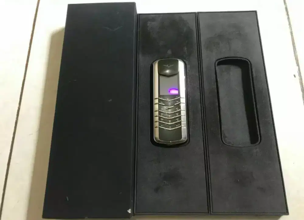 Vertu signature M
