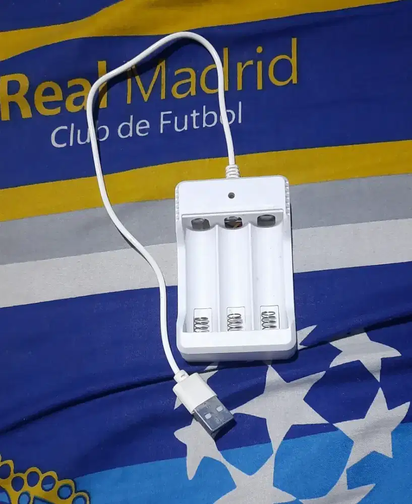 Charger Baterai AA Rechargeable