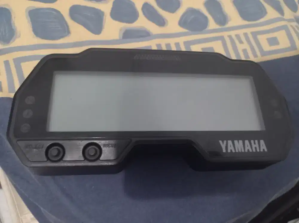 Kilometer digital Yamaha r15 v3