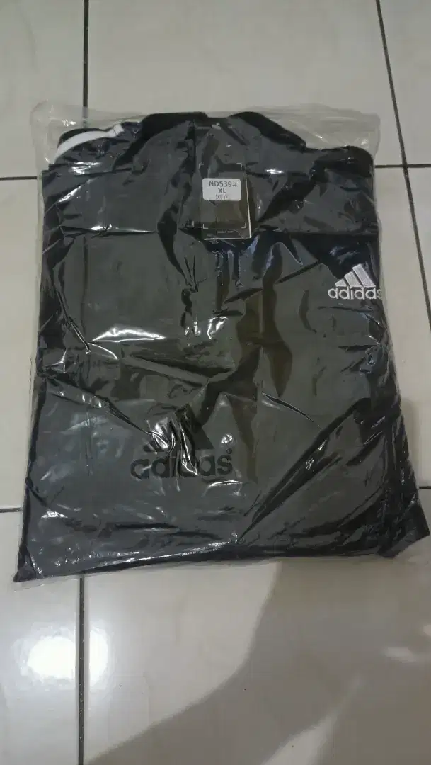 Jual Jaket ADIDAS ORIGINAL, baru, harga nego..Terimakasih OLX