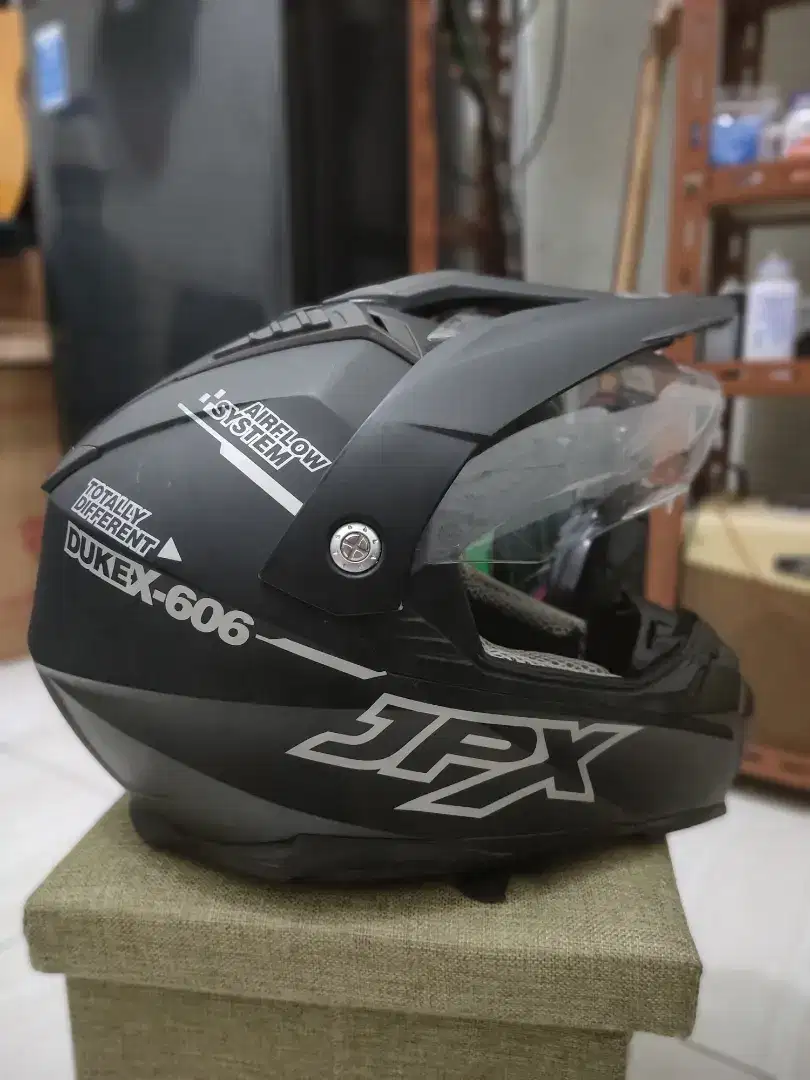 Helm JPX Duke 606 size L