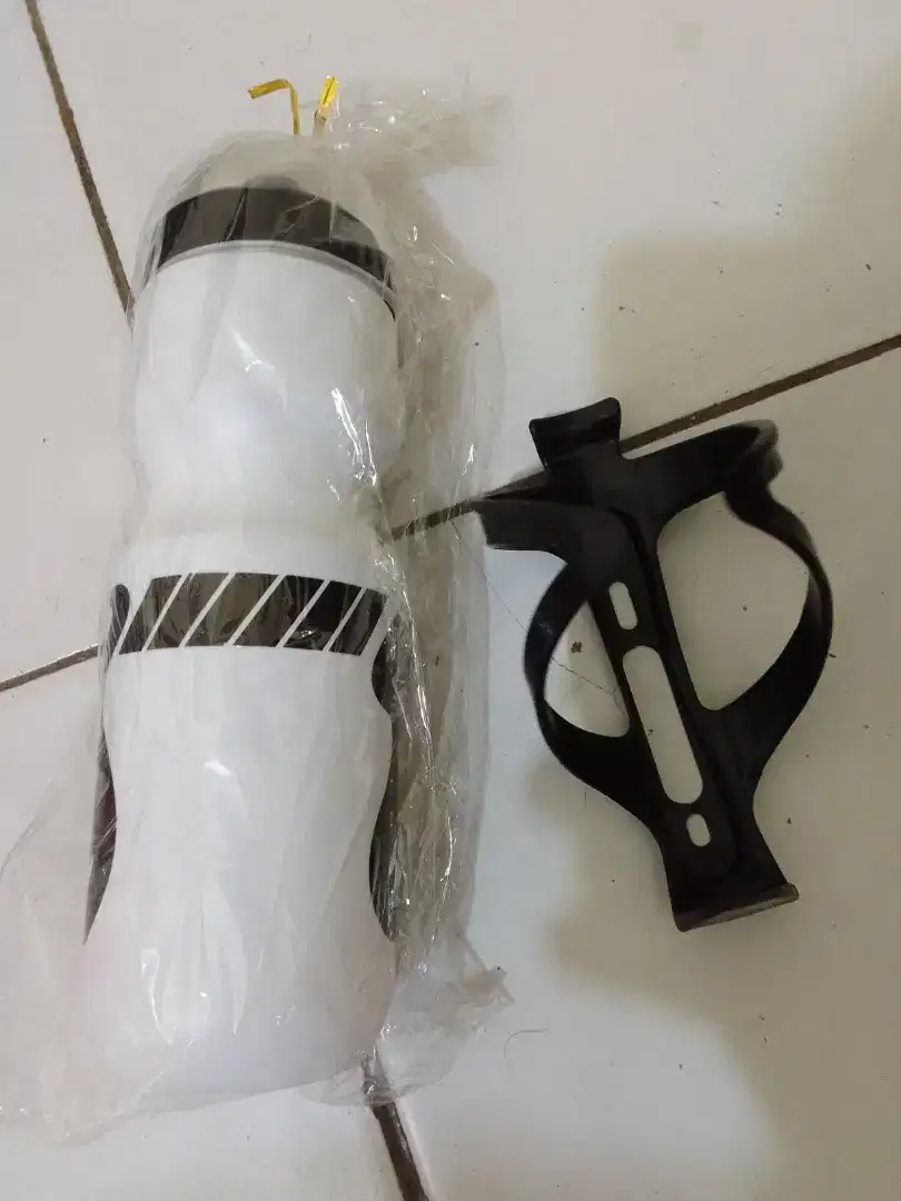 Botol minum plastik plus Briket tmpt botol