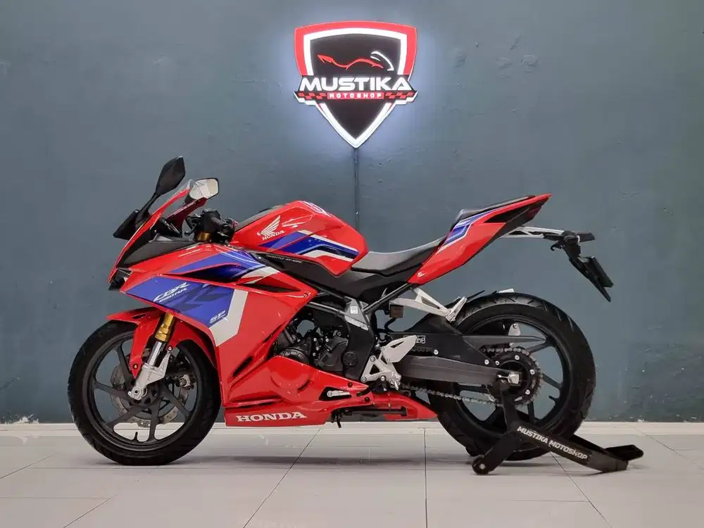 Type Tertinggi Honda Cbr Rr Abs Sp Qs Tricolor Likenew Motor Bekas