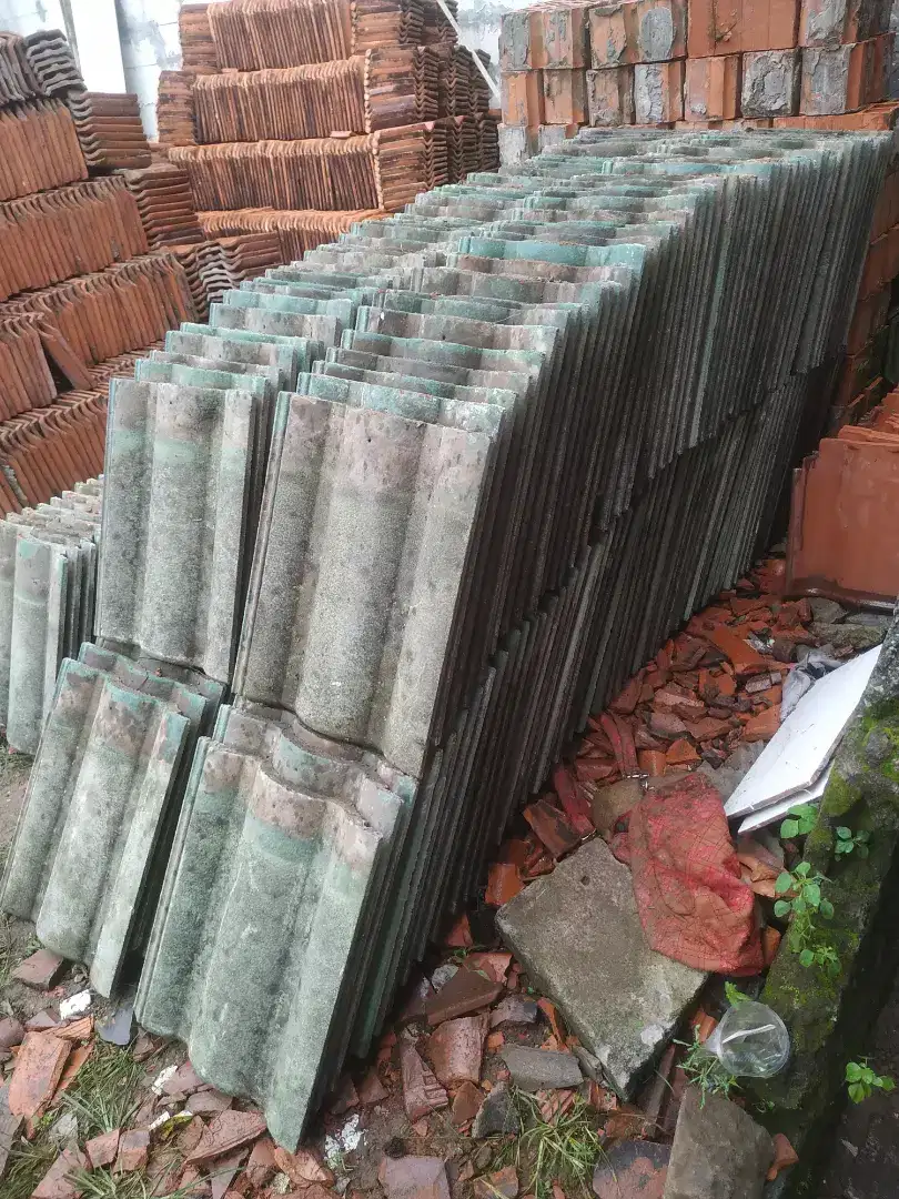 Genteng beton Munir bekas