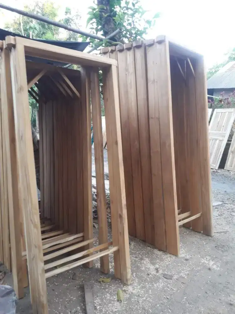 Kusen kayu kamper samarinda