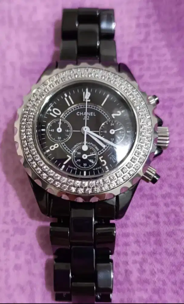 Chanel J12 H1009 , like new , ceramic diameter 41