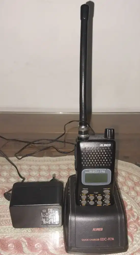 HT.ALINCO DJ-196 VHF FM Transceiver