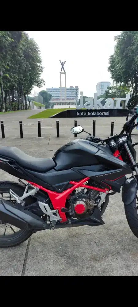 Honda CB150R Hitam