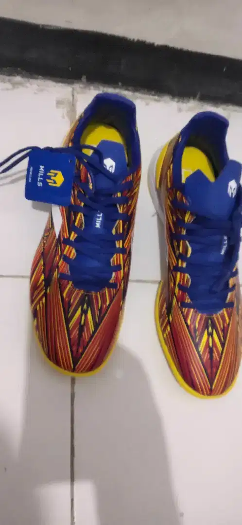 Jual sepatu Futsal merk Mills nomer 44 Baru