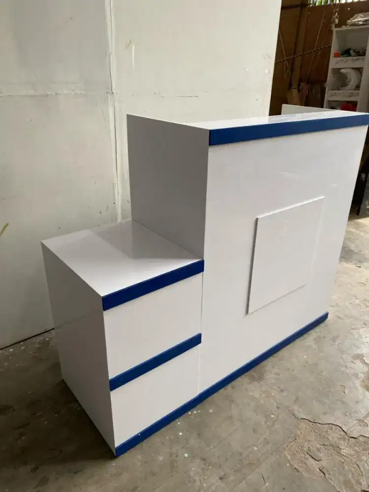 Meja kasir laundry | 140x50x110cm