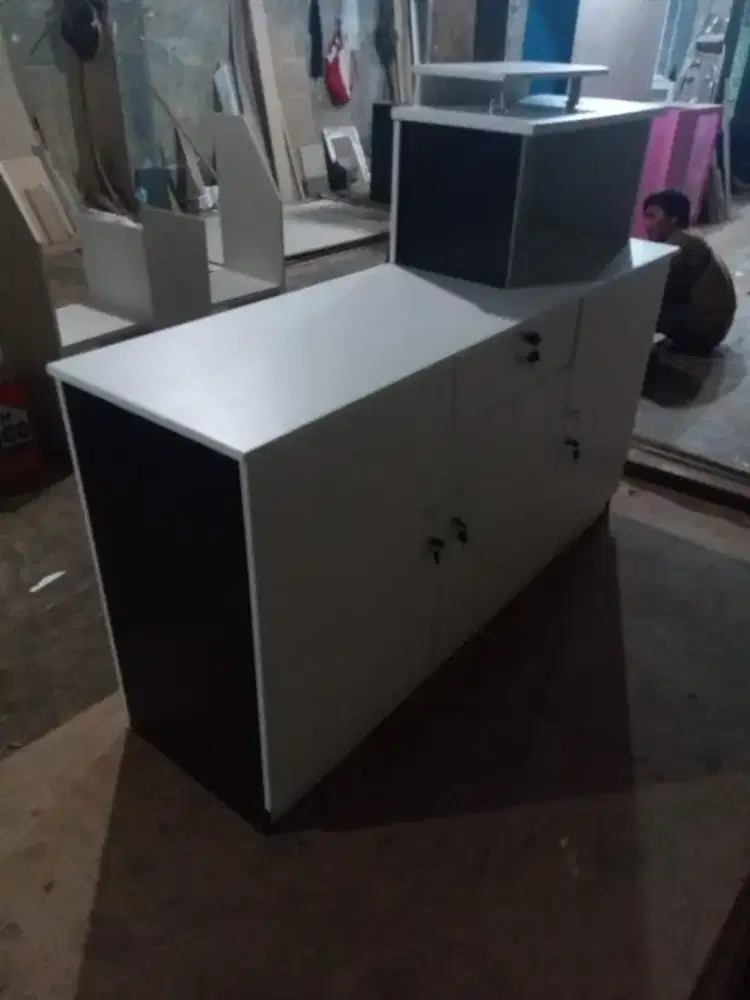 Meja kasir Dwi Furniture