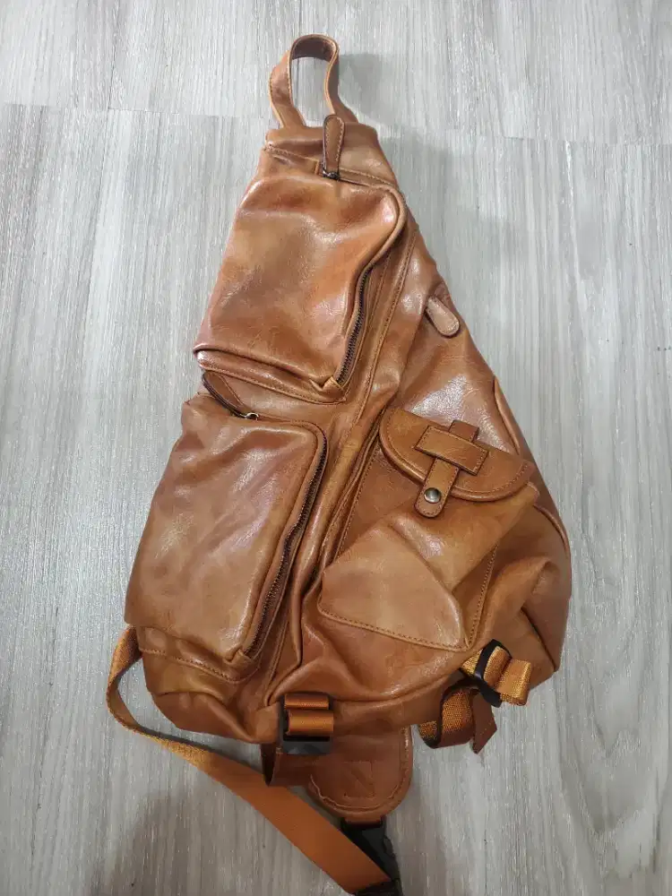 Tas Slempang Leather Import Medium Size