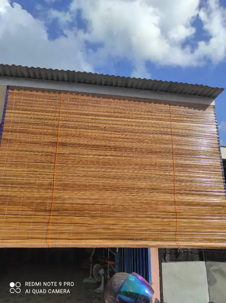 Tirai pelindung panas dan hujan