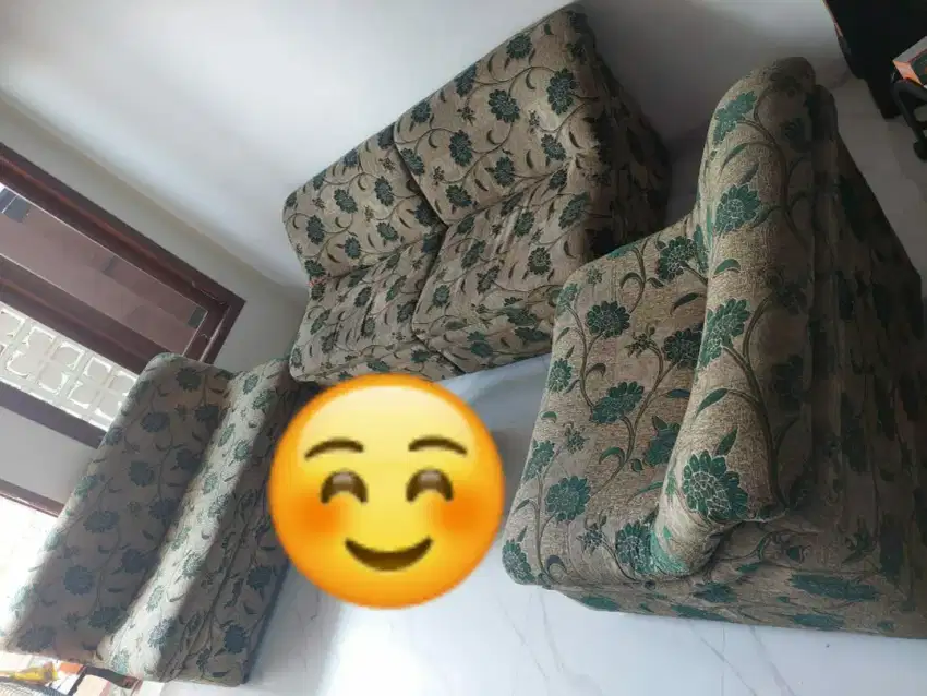 Sofa ruang tamu