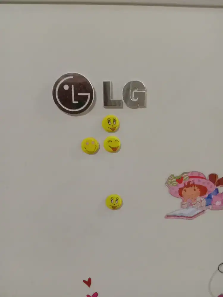 Dijual kulkas merek LG...